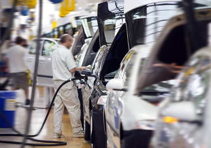 car-assembly_shutterstock_223654213